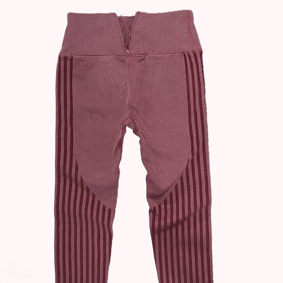 Fabletics High-Waisted Seamless Rib Legging Mauve Pink size Small - Picture 3 of 7